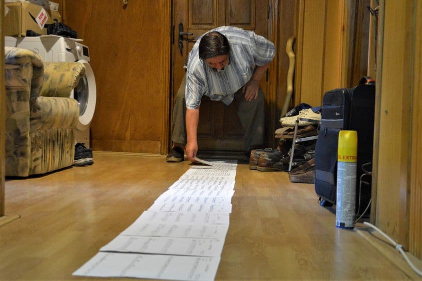 Partitura pentru un cântec simplu umple casa