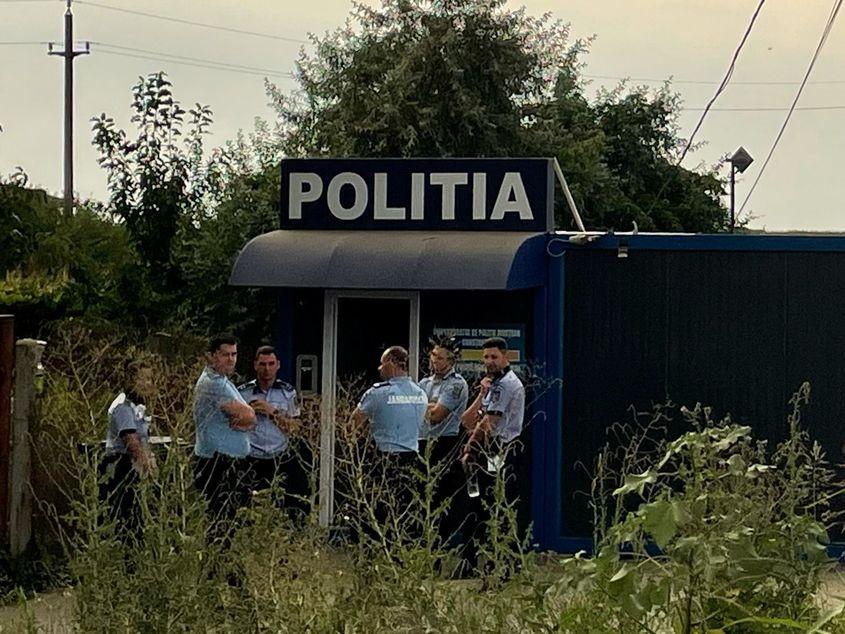 Echipaje mixte de politisti si jandarmi patruleaza in ture in Vama Veche
