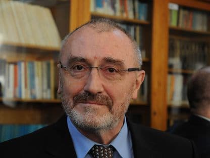 Profesorul Ioan Lascăr, urmărit penal, candidează pentru un loc în Consiliul Agenţiei care evaluează universitățile