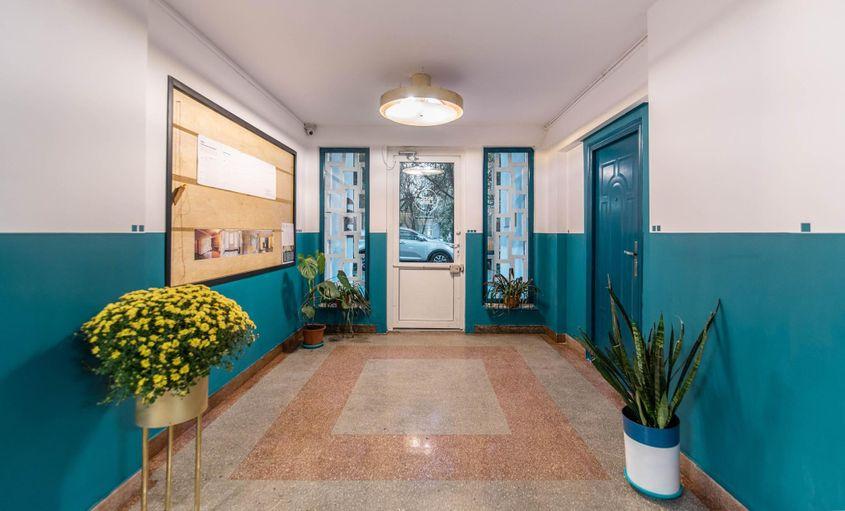 Scara centrală a blocului Liric. Foto: Asociația Designers, Thinkers, Makers