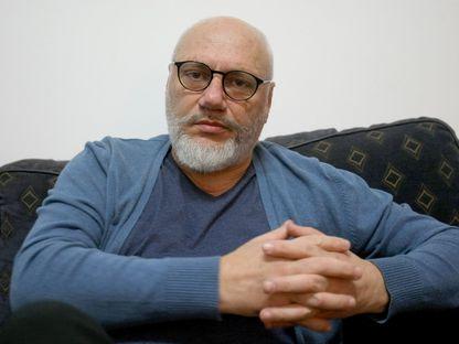 După ancheta PressOne care a dezvăluit că doctorul Cristian Andrei, unul dintre cei mai mediatizați psihoterapeuți din România, a practicat timp de peste 20 de ani fără atestat și a hărțuit sexual două paciente, alte șapte posibile victime au contactat redacția. Foto: Facebook/ Cristian Andrei