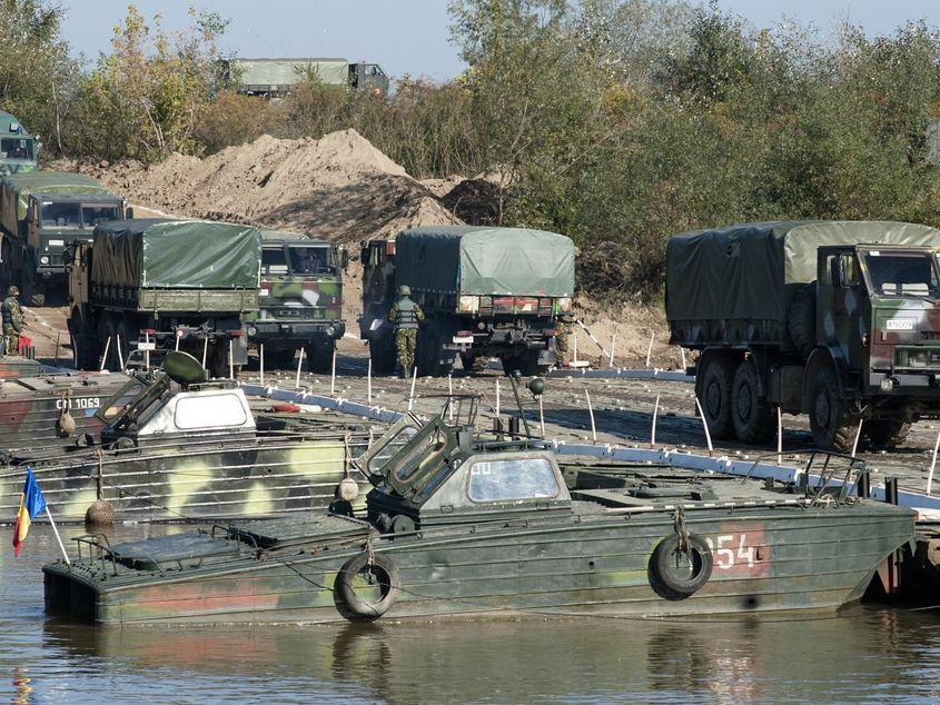 Imagine de la un exercițiu militar româno-american desfășurat în județul Arad în 2015. Foto: Raul Ștef