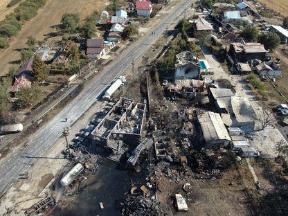 Reportaj din Crevedia, după explozii. Localnicii simțeau că „stăteau cu bomba în poartă. Veneau și plecau cisterne din curte”