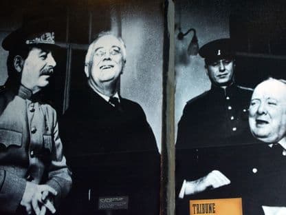 „S-a strigat Ialta!“