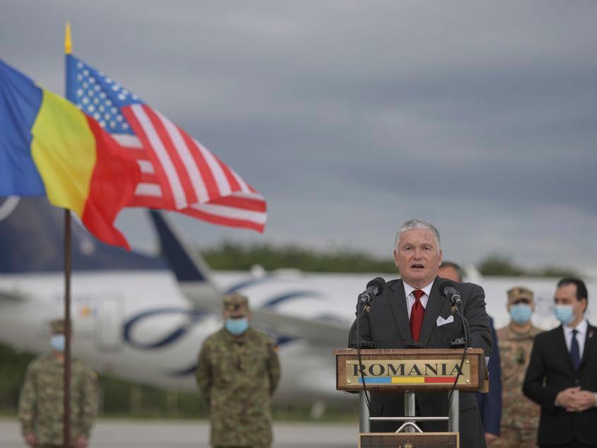 Ceremonia de plecare a unei echipe de 15 specialişti din Ministerul Apărării Naţionale, pentru a oferi sprijin autorităţilor statului Alabama, organizata la Baza Militara 90, in Otopeni, 25 mai 2020. Inquam Photos / Octav Ganea