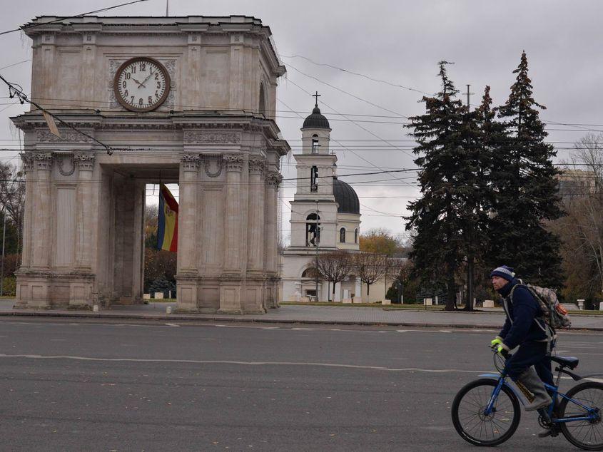 Salariul mediu în Republica Moldova este de circa 150 de euro. Foto: Lucian Muntean