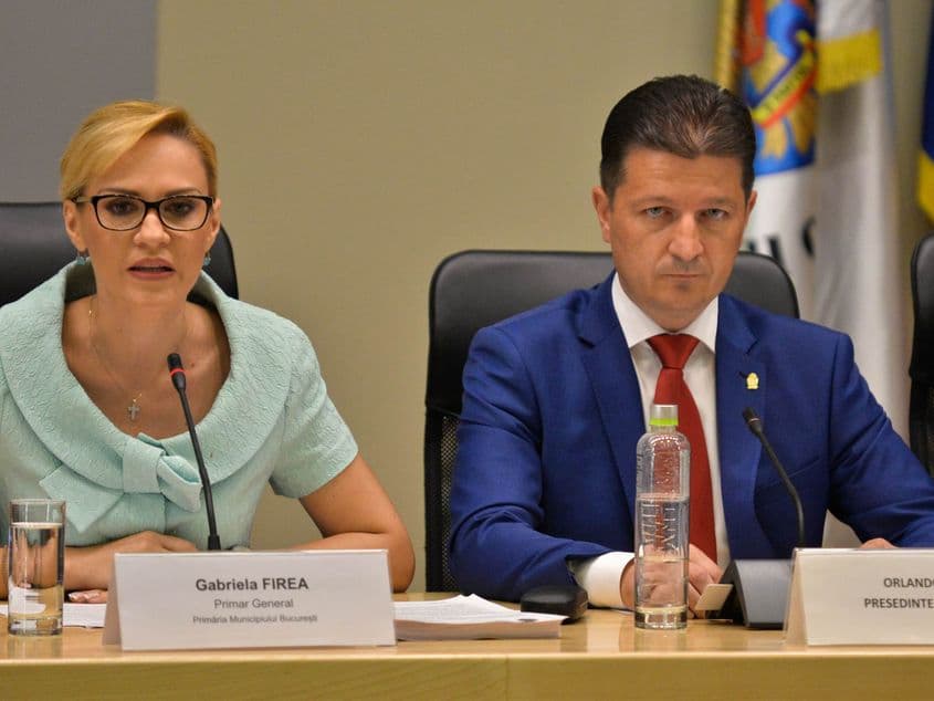 Primarul General Gabriela Firea alături de președintele de ședință, Orlando Culea. Fotografii: Lucian Muntean