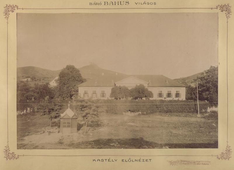 Construit în secolul al XIX-lea, la Șiria, în apropiere de Arad, castelul a fost convertit într-un muzeu dedicat compozitorului Emil Monția