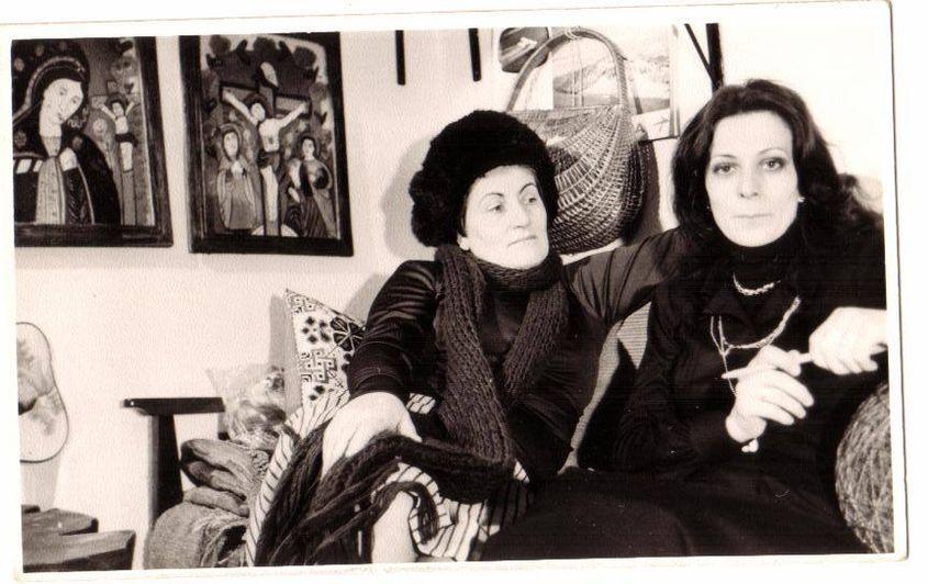 Nicoleta, împreună cu pictorița și graficiana Eugenia Delia Dumitrașcu (1931-2003). Foto: Arhiva personală