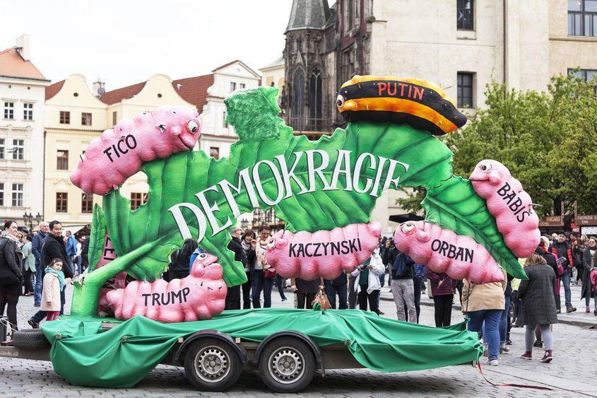 Manifestație de protest împotriva politicienilor iliberali, Cehia. ID 91930415 © Jolanta Wojcicka | Dreamstime.com