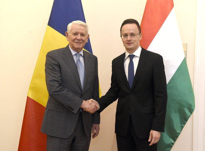 Imagine de la o întâlnire de anul trecut a miniștrilor de Externe român și maghiar. Foto: MTI