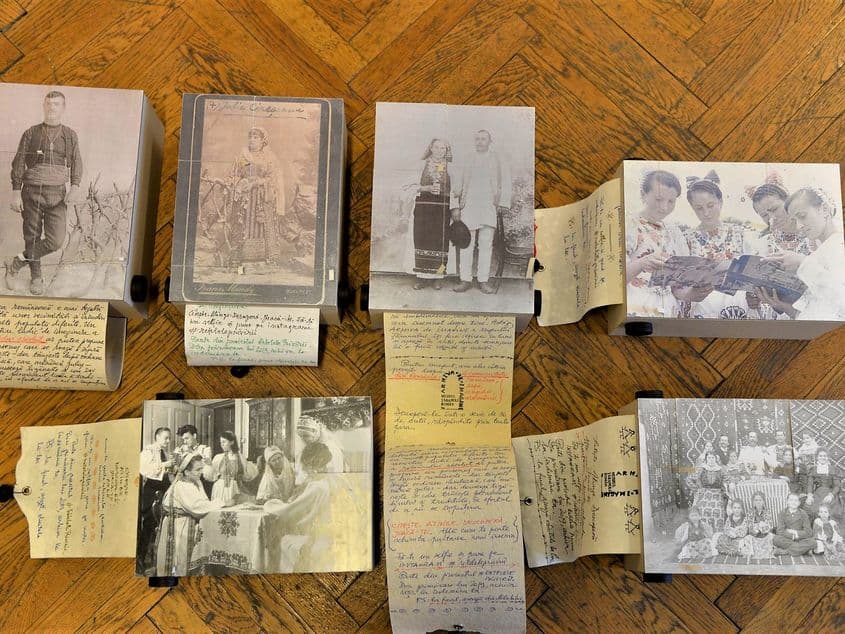 Proiectul "Rețelele privirii. La fotograf" cuprinde 36 de cutii cu obiecte din colecțiile MȚR. Fotografii: Lucian Muntean