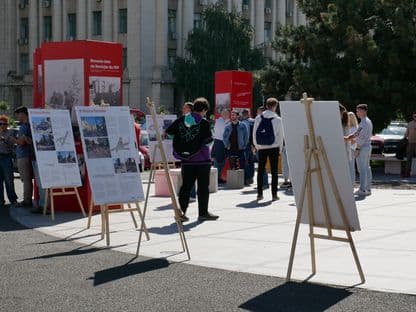 Piața Revoluției a intrat în atenția Asociației Străzi pentru Oameni în timp ce organizația căuta un spațiu mai mic în care să testeze noi moduri de folosire a spațiului public. FOTO: Norbert Nemeș