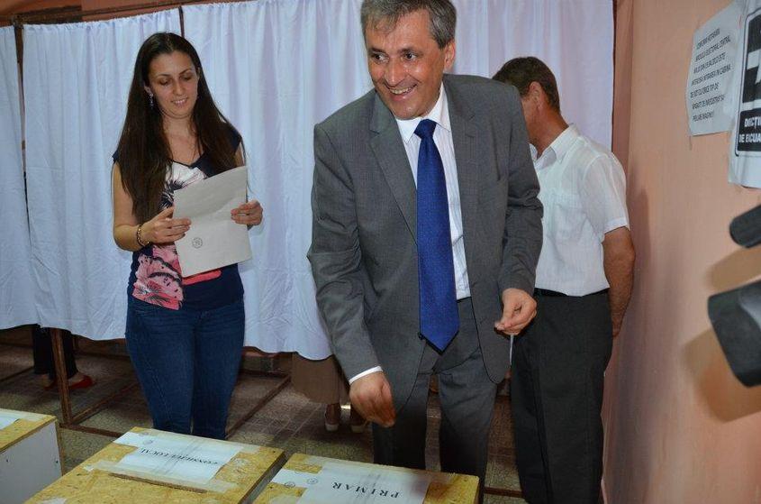 Andra Vela și tatăl ei, primarul. Foto: Pagina de Facebook a lui Marcel Vela
