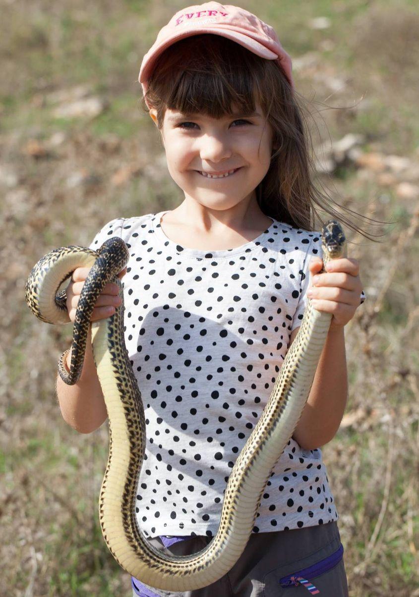 1 octombrie 2016. Maria Cioflec și primul ei balaur. Foto: Vlad Cioflec