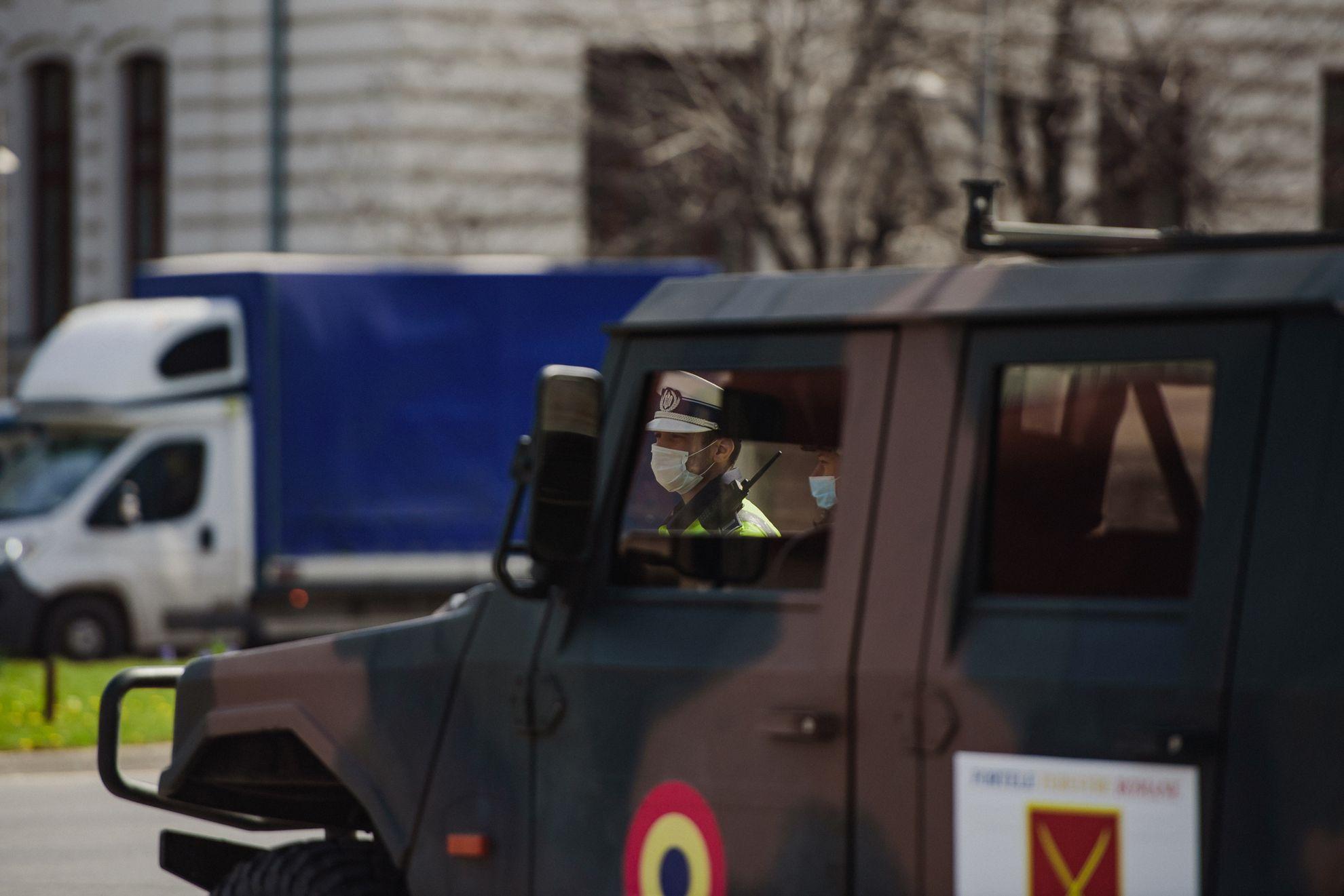 Piața Universității este punct în care puteți fi opriți pentru a vi se cere documentele. Foto: Ioana Epure