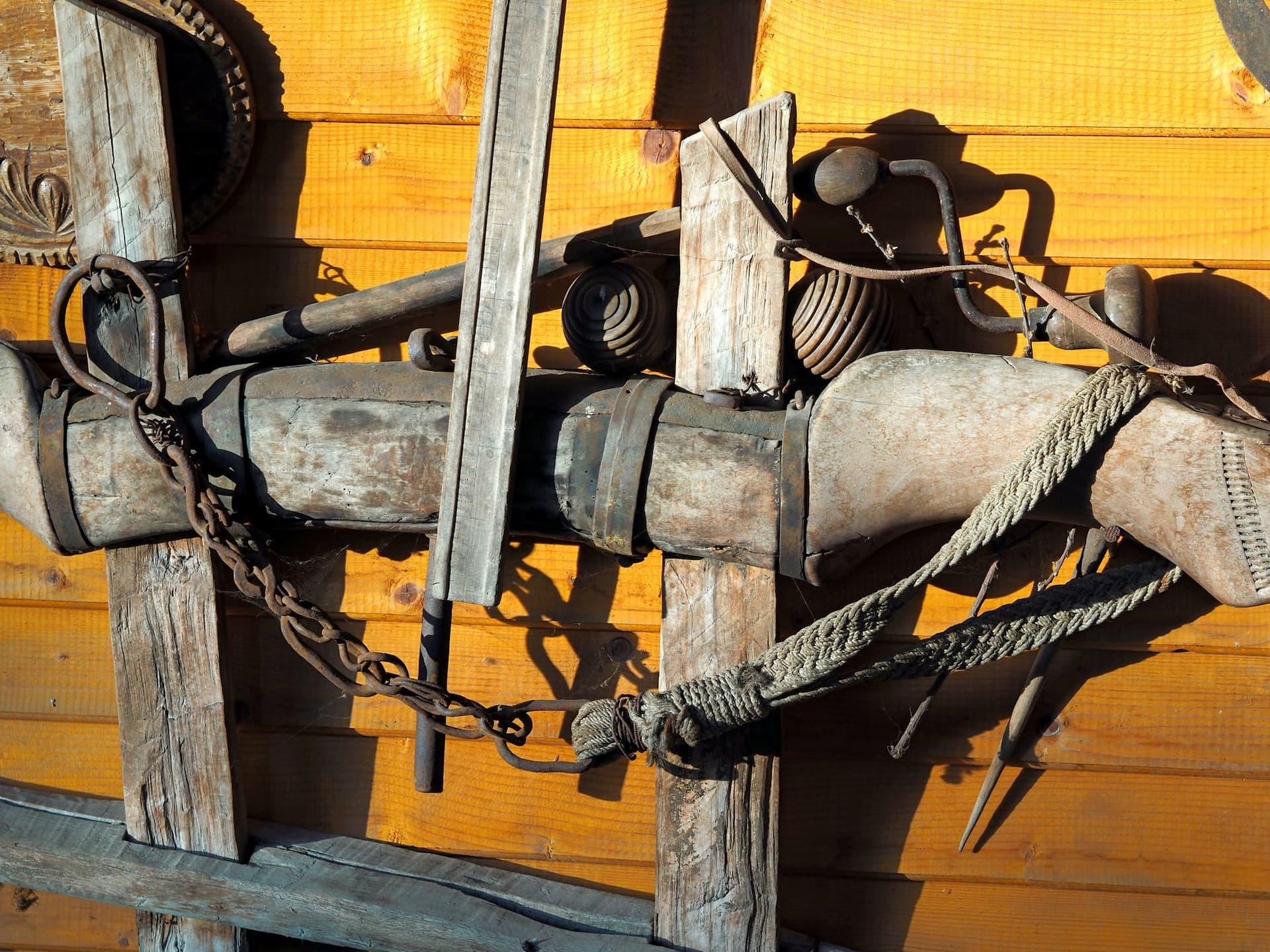 Pensiunea de trei margarete fără jug tradițional, din negura vremii, e ca nunta fără lăutari