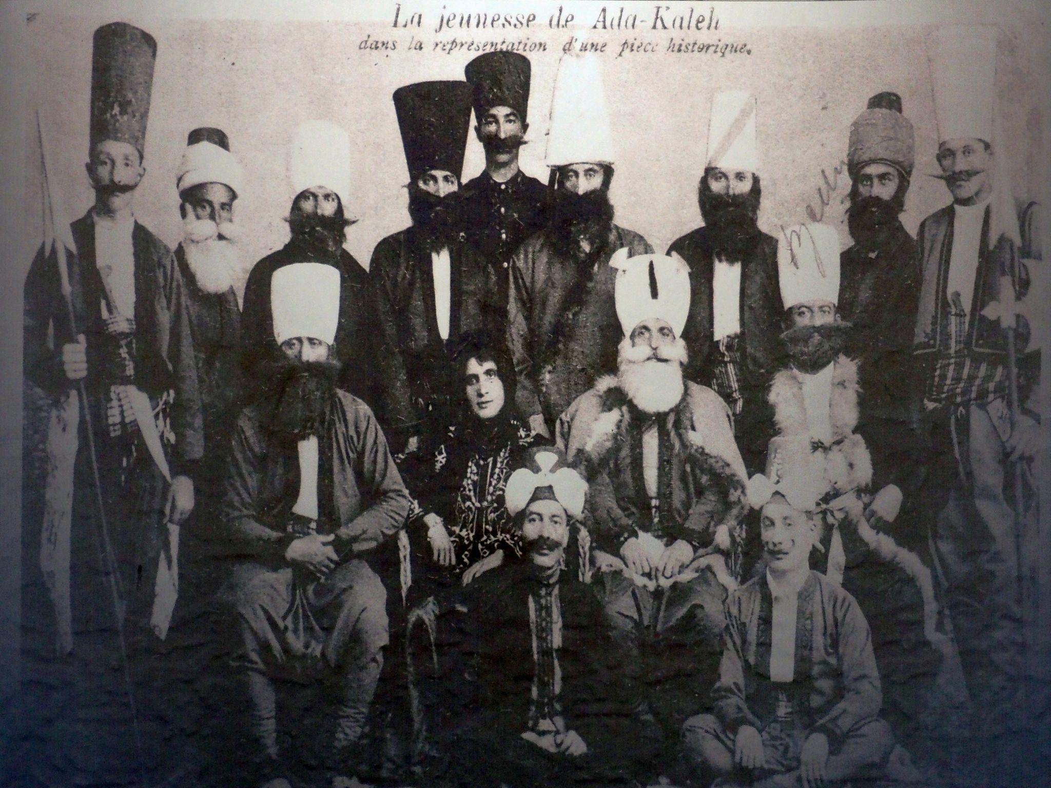 În bistroul Ada Kaleh din Drobeta am fotografiat această fotografie cu vechii locuitori insulei