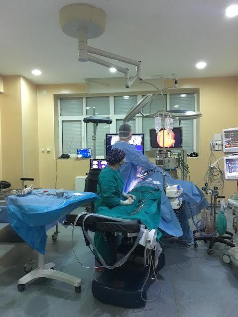 Imagine din timpul unei operatii. Foto: Spitalul Clinic Colentina