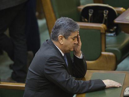 Tatăl plagiatelor. Fiica și ginerele lui Oprea, proaspeți doctori ai SRI, au copiat o serie de articole științifice