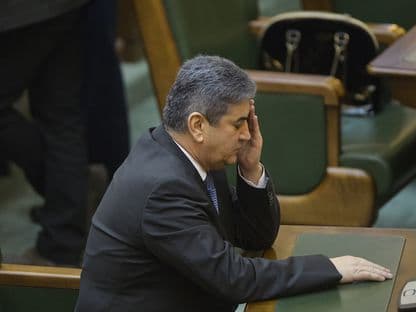 Tatăl plagiatelor. Fiica și ginerele lui Oprea, proaspeți doctori ai SRI, au copiat o serie de articole științifice