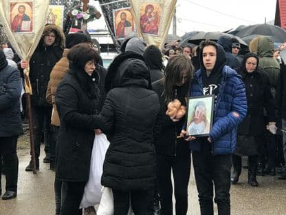 Giulia a murit în microbuzul unei firme care ignora legea și angaja fără discernământ