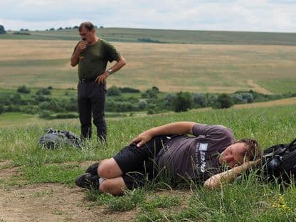 Via Transilvanica. Să te fereşti de omul roş şi când îţi arată traseul!