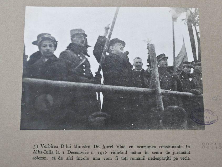 Toți românii n-au rămas nedespărțiți pe vecie, dar mare parte dintre ei au clădit, cu bune și cu rele, o țară. Foto: Samoilă Mârza
