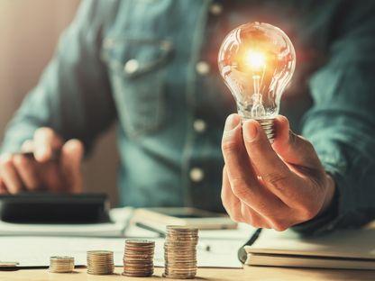 Sunt penalizat dacă nu trec pe piața concurențială de energie? Schimb și contorul odată cu contractul la electricitate? Răspunsuri la cel mai des întâlnite întrebări despre liberalizare (P)