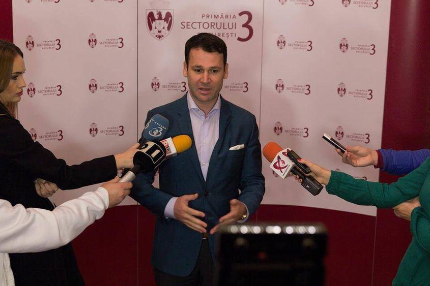 Robert Negoiţă e primar din 2012. Foto: Facebook