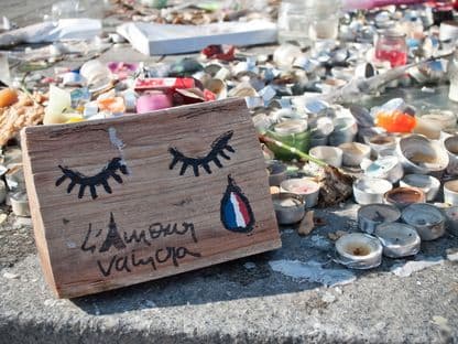 Un atentat ca o caricatură: islamismul în război cu Republica