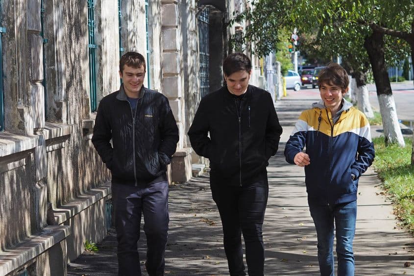 Andrei Cunțan, Andrei Lörinczi și Răzvan Vîrtan. Clasa a XII-a. Campioni mondiali. Foto: Voicu Bojan