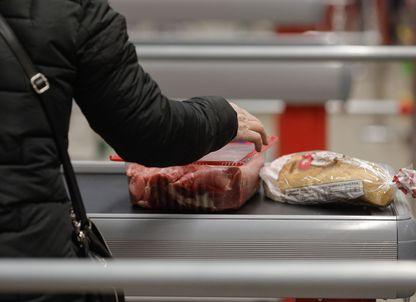 Aritmetica supraviețuirii. Cum se descurcă o familie cu trei copii și salariu mediu