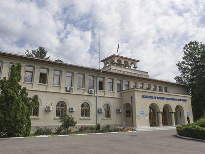 Alarmă la Academia de Poliţie: blocaţi accesul la bibliotecă!