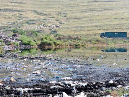 Pe-un picior de plai, o gură de iad