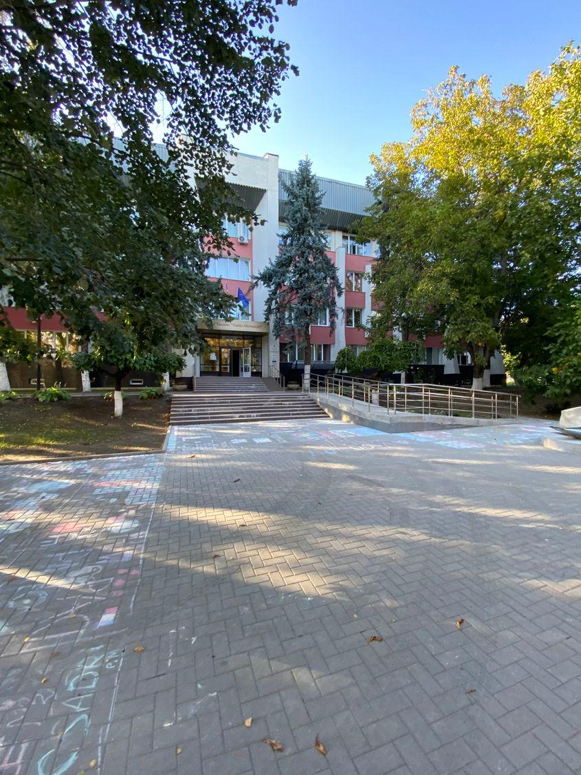 Liceul Teoretic „Vasile Alecsandri” din Ungheni se află în top 10 cele mai bune licee din țară FOTO: Alina Zibrițchi