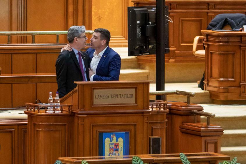 Incident desfășurat în timpul ședinței ocazionate de citire a moțiunii simple de cenzură împotriva ministrului Energiei, în plenul Parlamentului României, 7 februarie 2022. Inquam Photos / Ilona Andrei