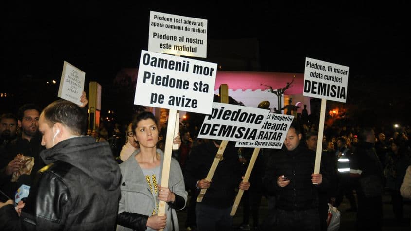 Imagine de la un protest desfăşurat în Bucureşti la câteva zile după incendiu. Foto: Lucian Muntean