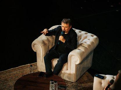 Interviu. Cristian Mungiu: Fiecare familie ar trebui să aibă o istorie personală scrisă undeva. Am avea, ca nație, o istorie mult mai bogată