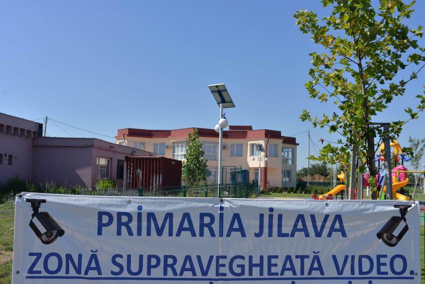 Parcul din Jilava este, ca multe alte zone din comună, supravegheat video.