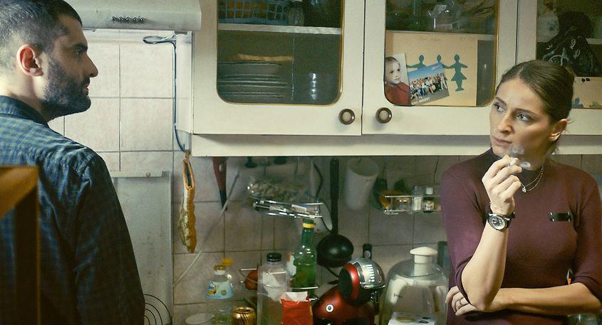 Imagine din film, cu Rolando Matsangos (Gabi) și Judith State (Sandra).