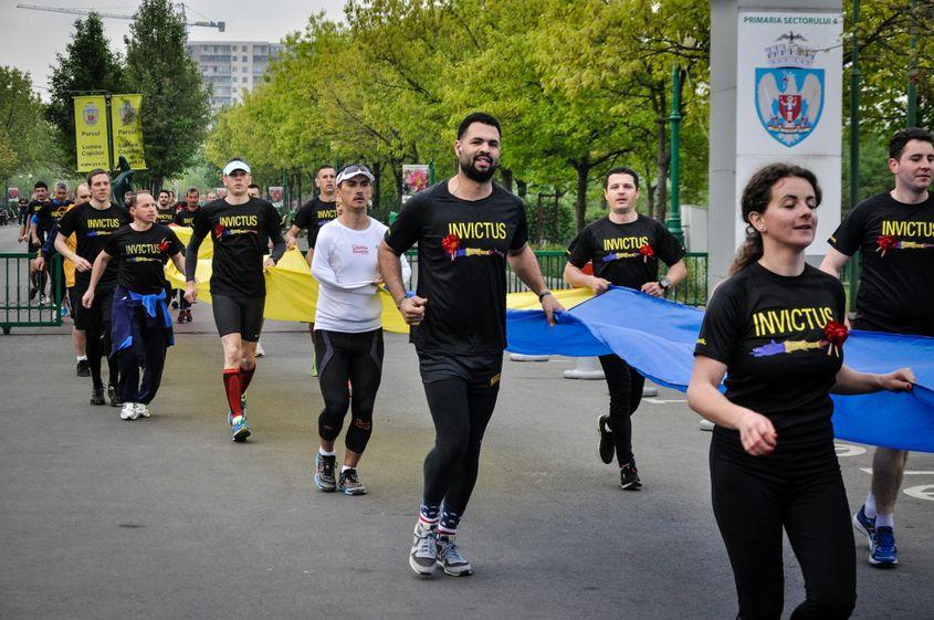 Levi (în alb), împreună cu caravana Invictus. Foto: Arhiva personală