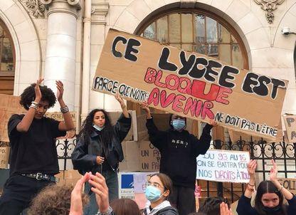 Protestele liceenilor din Franța: „Nu este vorba de tineri care vor să chiulească sau să creeze dezordine, ci de elevi bine informați, care cer schimbări reale”