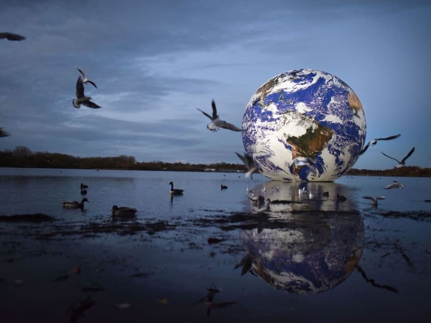 Instalații precum Floating Earth vor ilumina nopțile Timișoarei. Foto: © Wirestock | Dreamstime.com