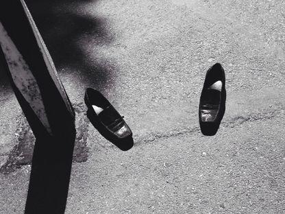 Fana pantofilor abandonați