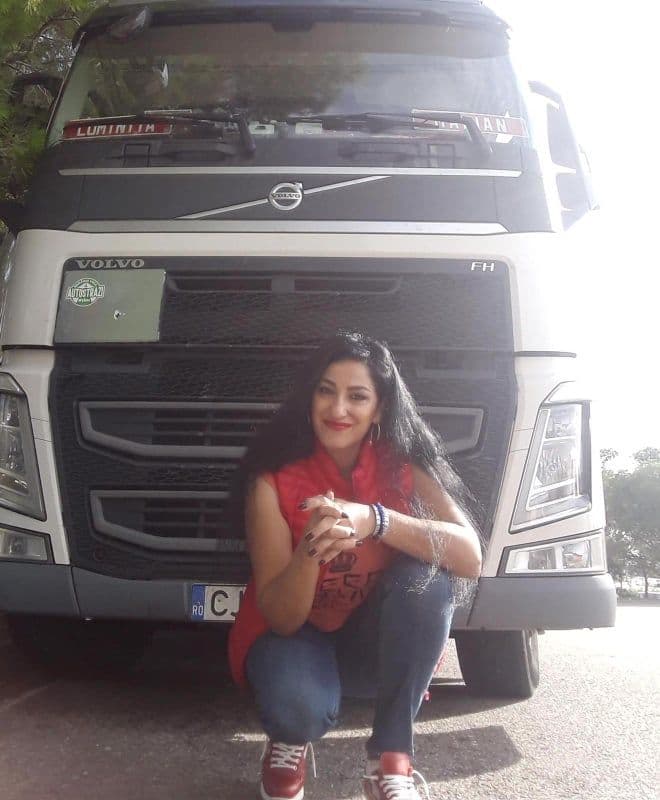 Luminița (43 de ani) și tirul în care-și petrece cam nouă luni pe an