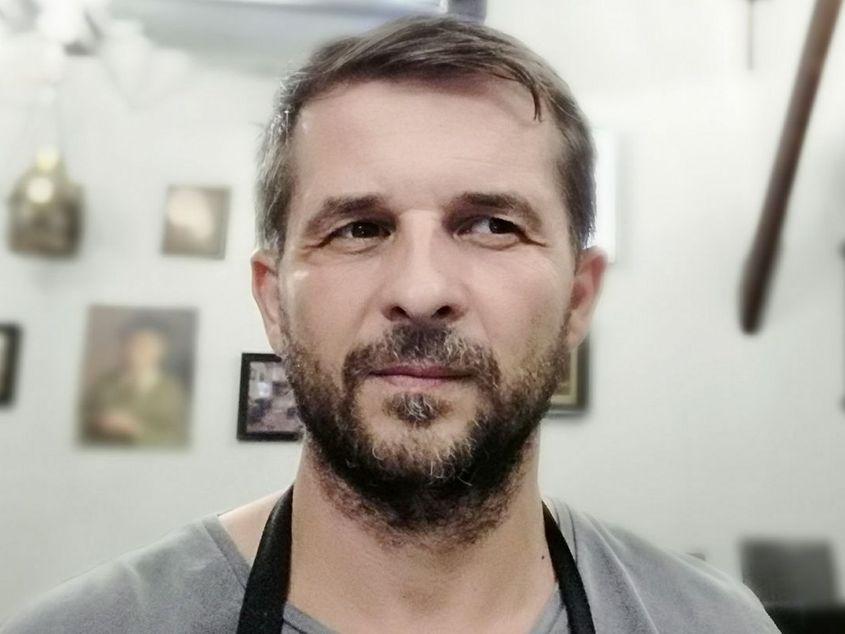 Alexandru Constantin Hora, managerul și bucătarul bistroului "Hai la Tinu!". Foto: Arhiva personală