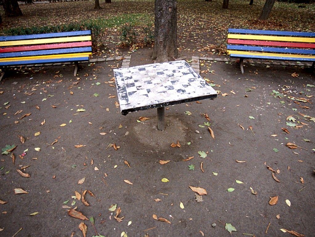 Parcul central Cluj, anii 90, fotografie de Lehel Makara / https://makaralehel.com/