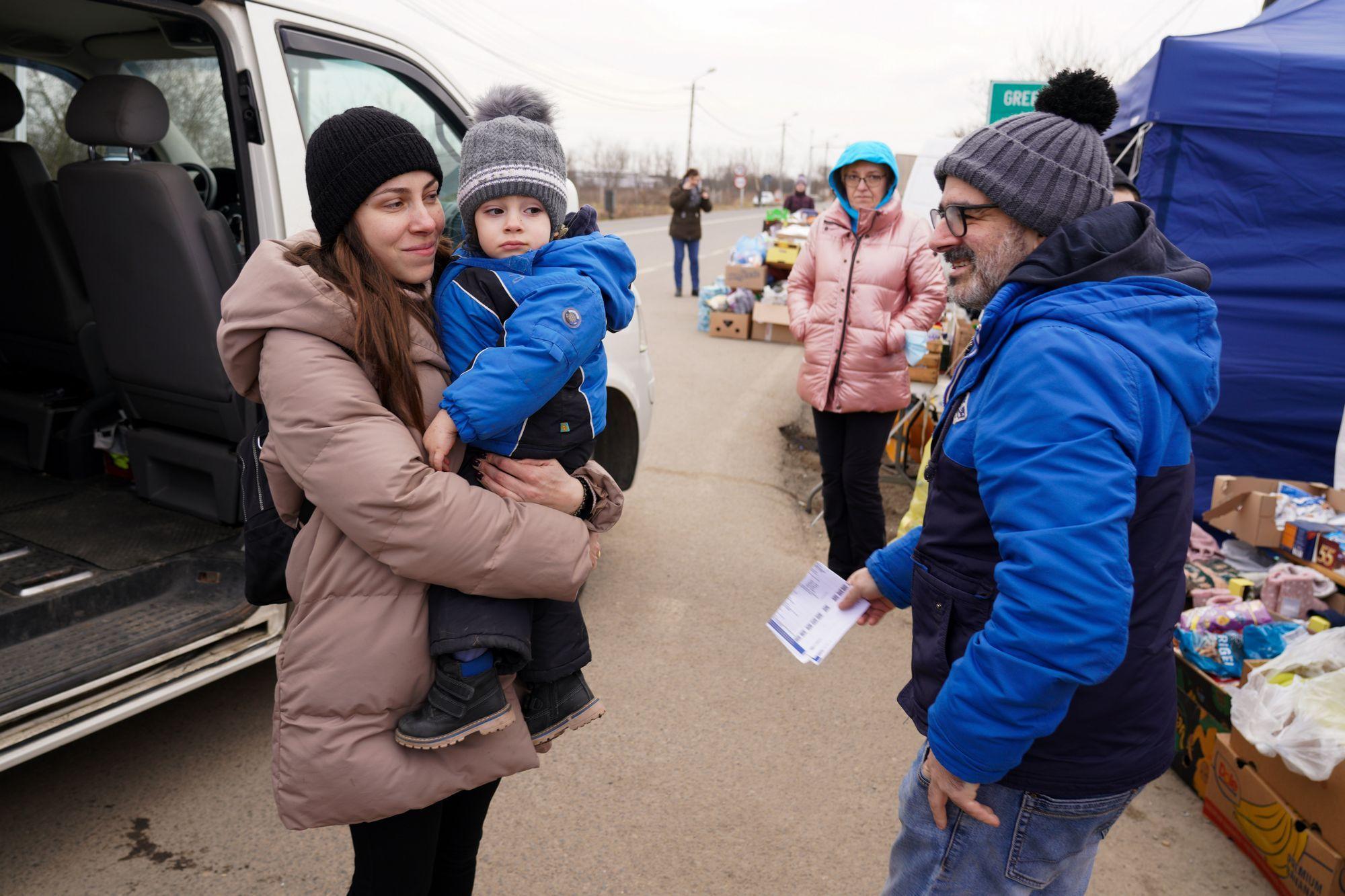 Maria, Oliver și Nabil, refugiați libanezi din Ucraina, 6 martie 2022. Foto: Raul Ștef