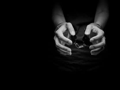 Neajunsurile României în combaterea traficului de persoane. „Supraviețuitoarele trebuie să aibă acces la servicii juridice și avocat specializat”